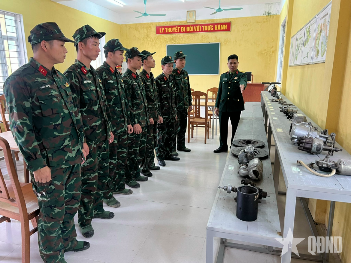 Ngày kỹ thuật tại Trung đoàn Pháo binh 452